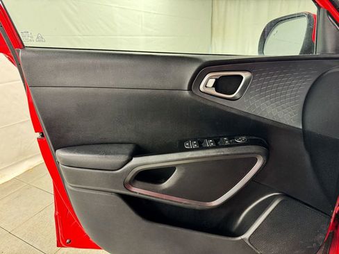 Used 2021 Kia Soul S image 12