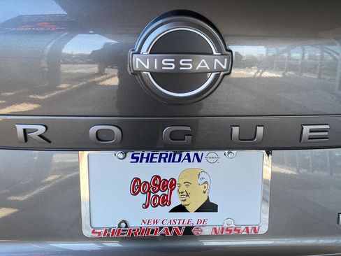 Used 2025 Nissan Rogue Platinum w/ Platinum Premium Package image 9