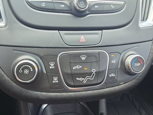 Used 2018 Chevrolet Malibu LT FWD image 30