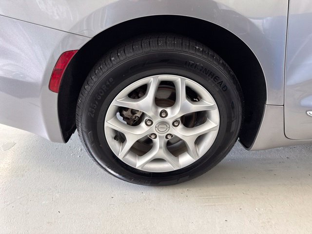 Used 2020 Chrysler Pacifica Limited FWD image 48