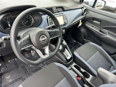 Used 2025 Nissan Versa SV w/ Trunk Package image 25