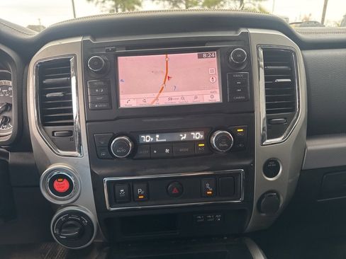 Used 2019 Nissan Titan PRO-4X image 18