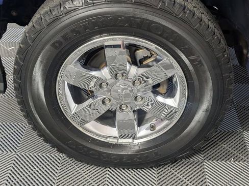 Used 2011 Chevrolet Colorado LT image 8