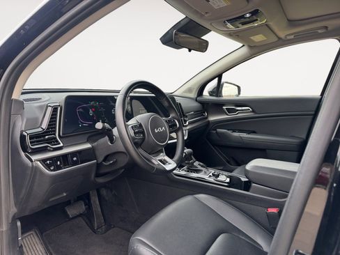 Used 2025 Kia Sportage EX w/ Premium Package FWD image 9