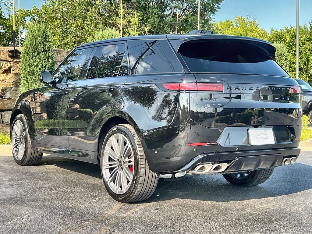 New 2026 Land Rover Range Rover Sport Dynamic SE AWD/4WD image 3