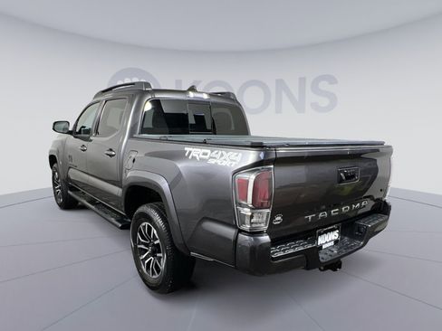 Used 2021 Toyota Tacoma TRD Sport w/ Technology Package image 4