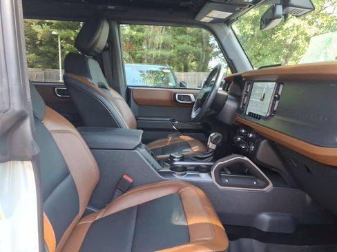 Used 2024 Ford Bronco Outer Banks AWD/4WD image 10