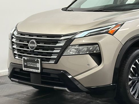 Used 2026 Nissan Rogue Platinum w/ Platinum Premium Package image 2