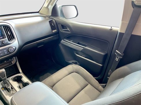 Used 2021 Chevrolet Colorado LT w/ LT Convenience Package image 21