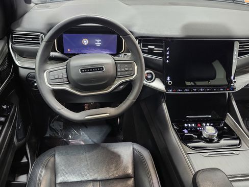 Used 2023 Jeep Wagoneer Series II image 33