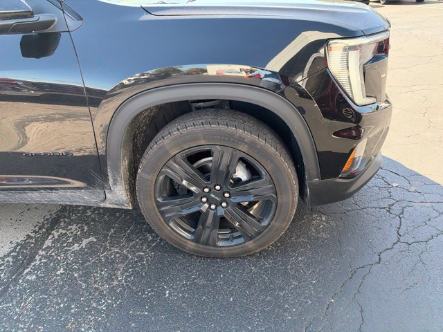 Used 2025 GMC Acadia Elevation w/ Elevation Premium Package FWD image 13