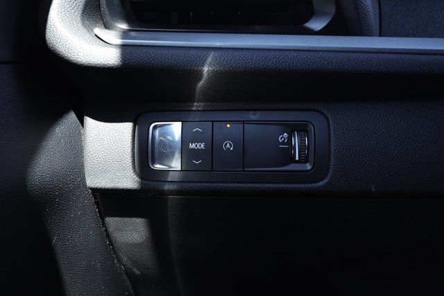 Used 2024 Chevrolet Traverse LT FWD image 15