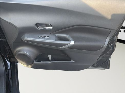 Used 2022 Nissan Kicks SV FWD image 25