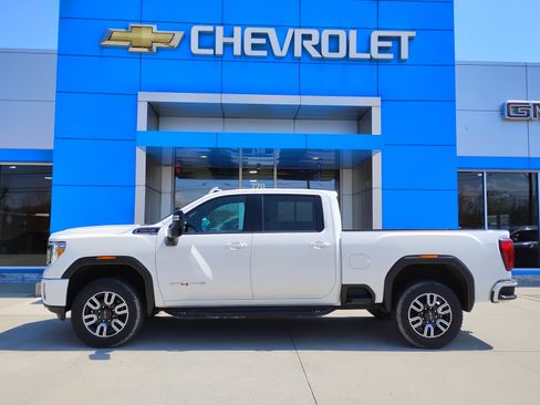 Used 2022 GMC Sierra 2500 AT4 w/ AT4 Preferred Package AWD/4WD image 9