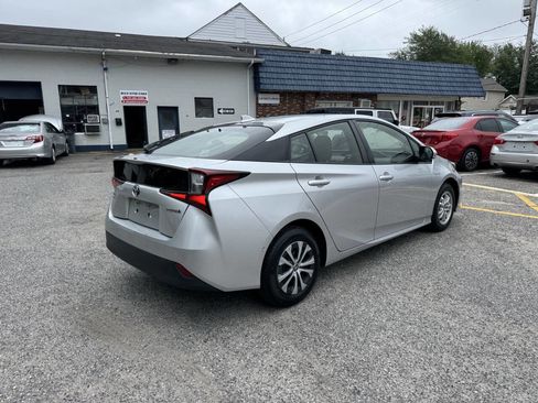 Used 2019 Toyota Prius LE image 13