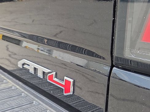 Used 2025 GMC Sierra 2500 AT4 w/ AT4 Premium Plus Package AWD/4WD image 16