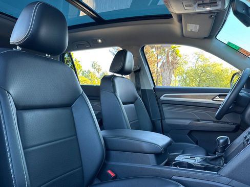 Used 2023 Volkswagen Atlas SE image 30