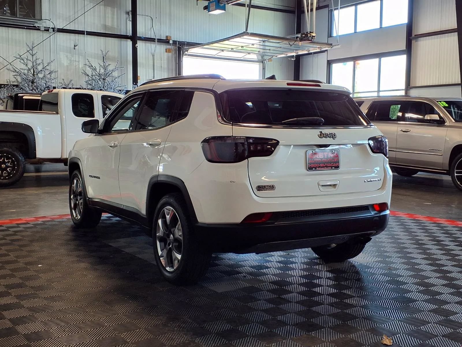 Used 2020 Jeep Compass Limited FWD image 4