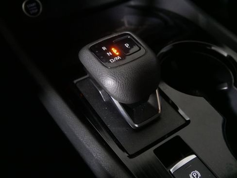 Used 2023 Nissan Rogue S AWD/4WD image 21