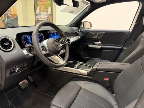 Used 2026 Mercedes-Benz GLB 250 w/ Sun & Sound Package image 8