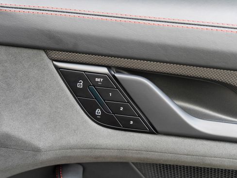 Used 2023 Porsche Taycan GTS image 37