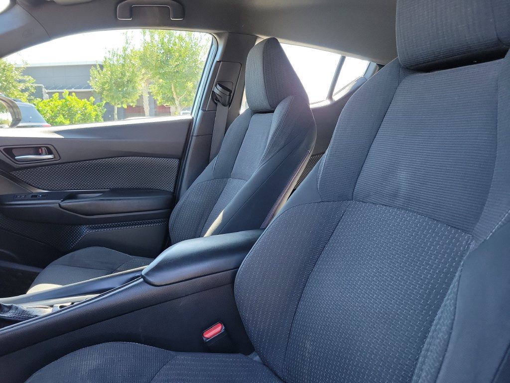 Used 2018 Toyota C-HR XLE FWD image 17