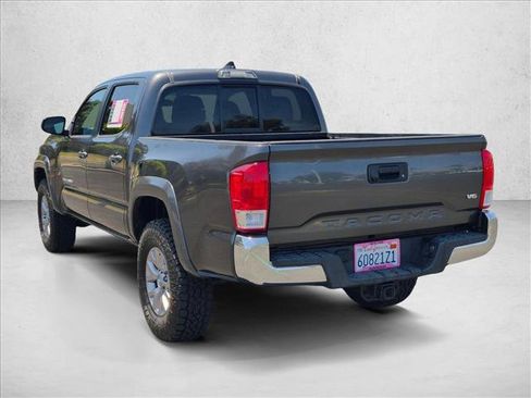 Used 2016 Toyota Tacoma SR5 w/ SR5 Appearance Package (SN) RWD image 8