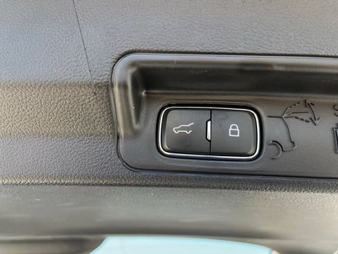 Used 2025 Ford Explorer Active RWD image 24