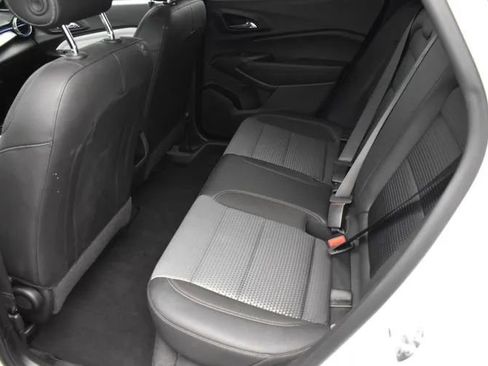 Used 2025 Chevrolet Trax LT w/ LT Convenience Package FWD image 15
