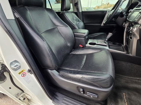 Used 2014 Toyota 4Runner Limited image 29