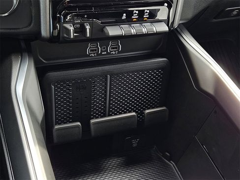 New 2026 RAM 1500 4x4 Crew Cab image 20