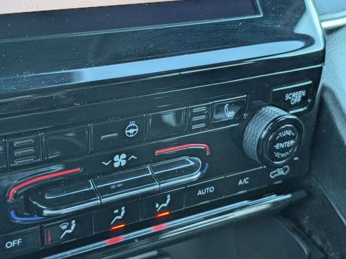 Used 2024 Jeep Grand Cherokee L Laredo image 18