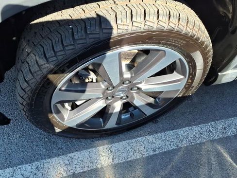 Used 2023 Honda Pilot Elite image 6