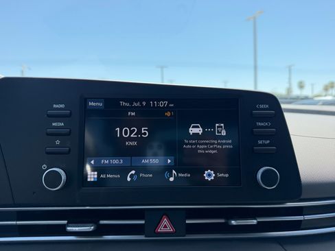 Used 2025 Hyundai Elantra Sport FWD image 12