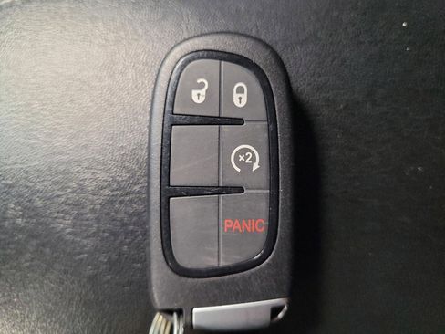 Used 2020 Jeep Cherokee Limited AWD/4WD image 32