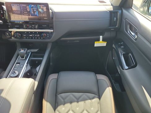 New 2026 Nissan Pathfinder Platinum image 20