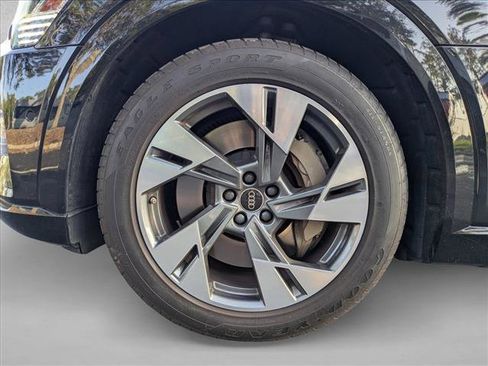 Used 2022 Audi e-tron Premium Plus w/ Premium Plus Package AWD/4WD image 13