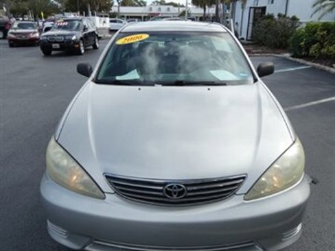 Used 2006 Toyota Camry LE image 5