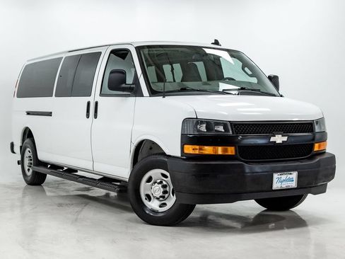 Used 2022 Chevrolet Express 3500 LS RWD image 6