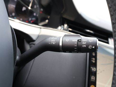 Used 2024 Land Rover Range Rover Evoque S AWD/4WD image 39