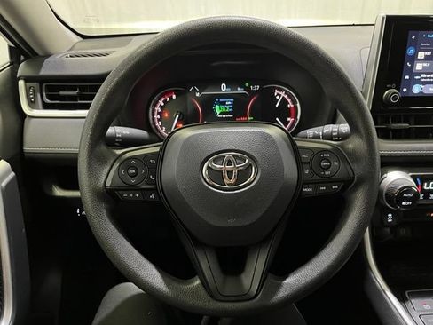 Certified 2025 Toyota RAV4 XLE AWD/4WD image 17