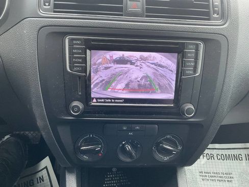 Used 2016 Volkswagen Jetta S image 16