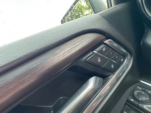 Used 2025 GMC Sierra 1500 SLT AWD/4WD image 24