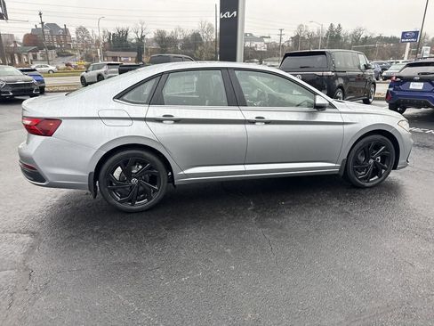 New 2026 Volkswagen Jetta SE FWD image 4