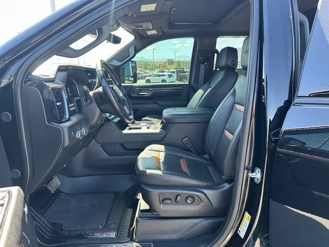 Used 2025 GMC Sierra 3500 AT4 w/ AT4 Premium Plus Package AWD/4WD image 16