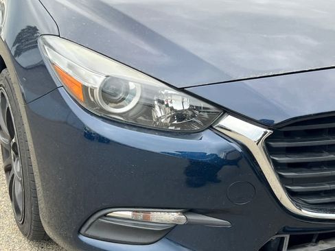 Used 2018 MAZDA MAZDA3 Touring image 14