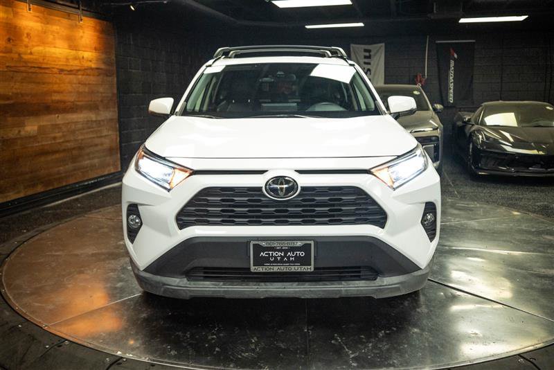 Used 2019 Toyota RAV4 XLE w/ Carpet Mat Package FWD image 4