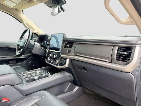 Used 2024 Ford Expedition Max XLT AWD/4WD image 32