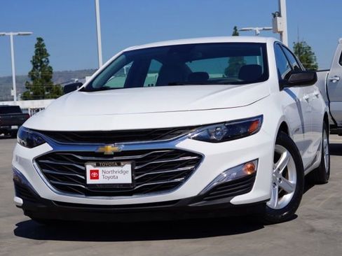 Used 2023 Chevrolet Malibu LS FWD image 3