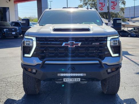 Used 2025 Chevrolet Silverado 2500 ZR2 w/ Technology Package AWD/4WD image 7